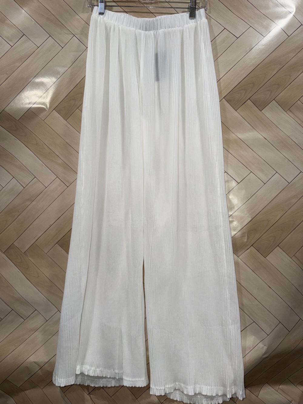 PrettyLittleThing Pleated Wide-Leg pants size small new with tags